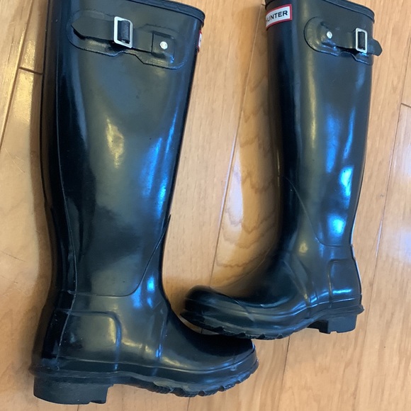 Hunter Women’s Tall Gloss waterproof boot
